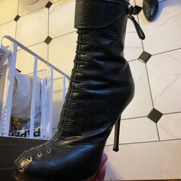 Sergio Rossi RUNWAY leather stiletto booties - Picture 7 of 10